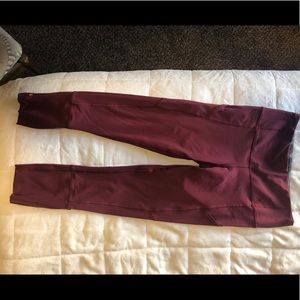 {SOLD}lululemon 3/4th length tight